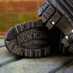 New Rock M.NEWMILI083CCT-C4 Boots (Black) -Alternative Clothing Store 7b47f6f8a9be053062eabafec58d newrock platform boot closeup 2